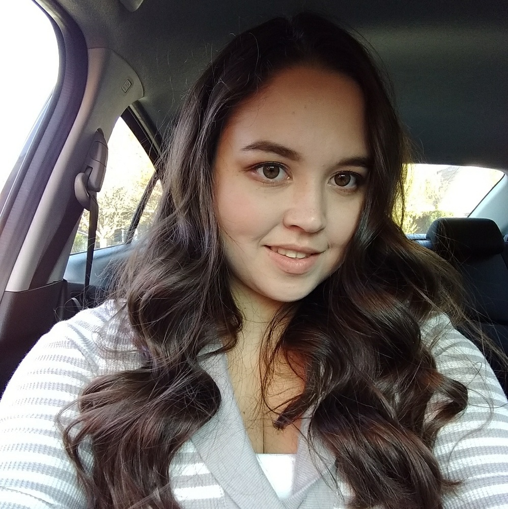 Meet your Posher, Kayla